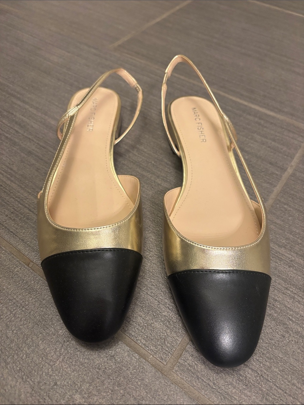 Marc Fisher 8 black gold cap toe sling back shoe flat — very chic!